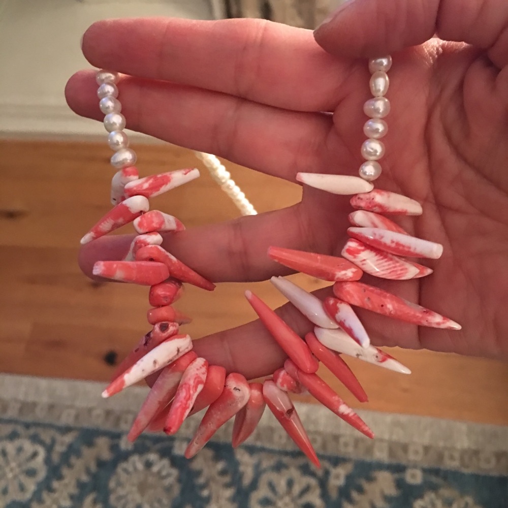 Pink coral & cultured freshwater pearl necklace - Picture 6 of 8